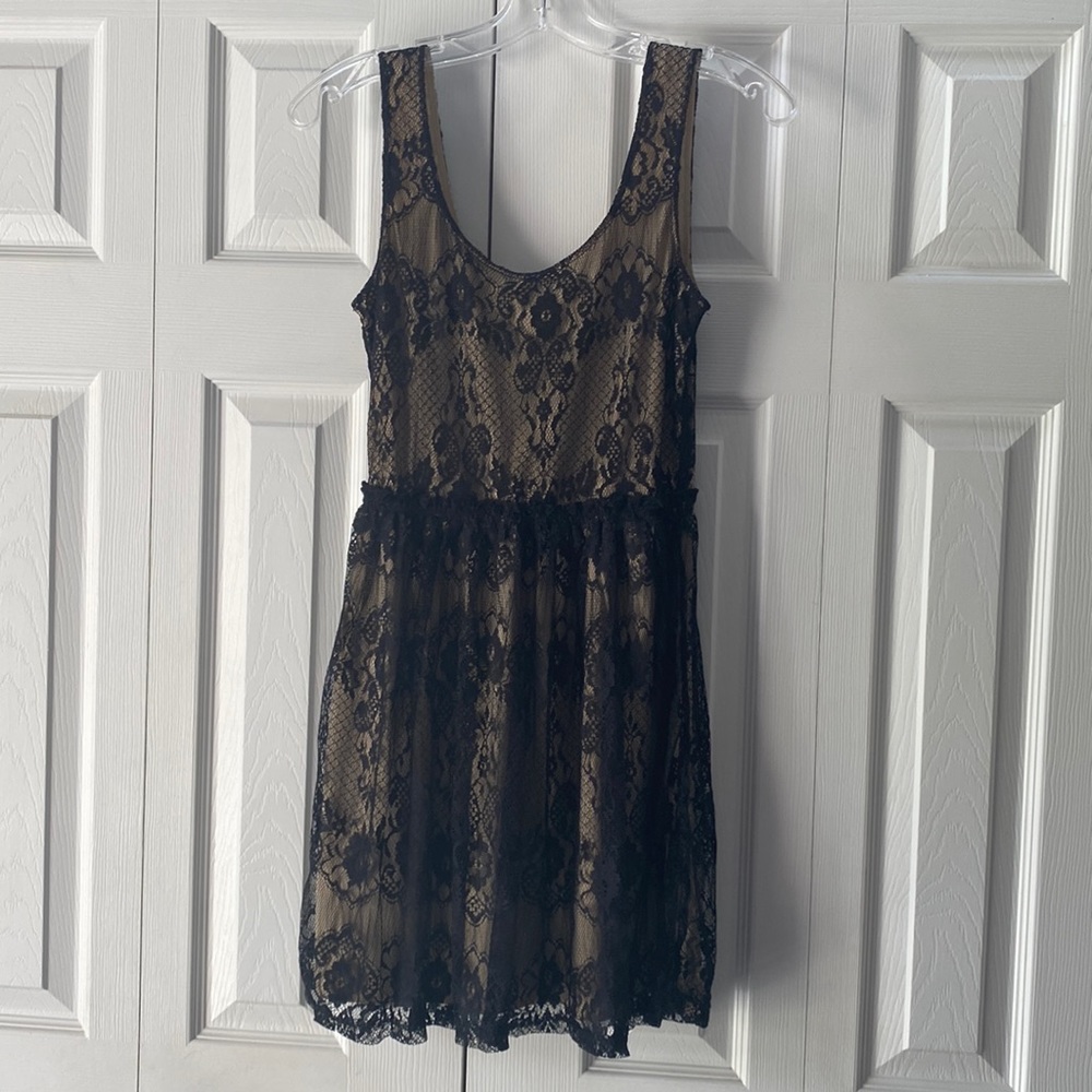Wet Seal Black lace/Nude sleeveless Dress Sz S NWT